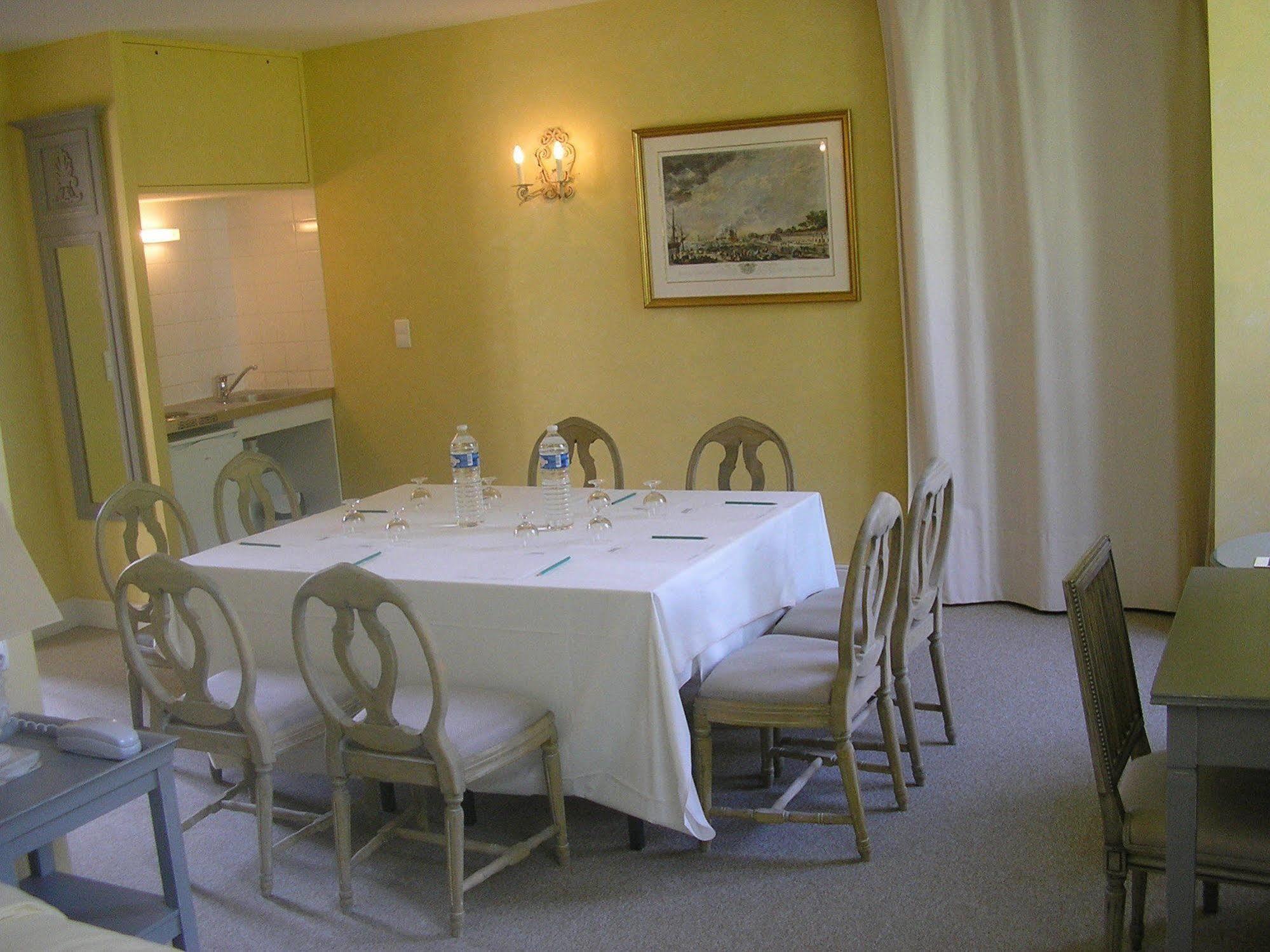 Chateau De Lazenay - Residence Hoteliere Bourges Eksteriør bilde